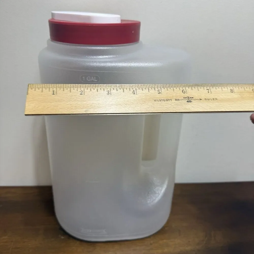 Rubbermaid One Gallon Mixer Mate Drink Pitcher With Red Flip Top Lid